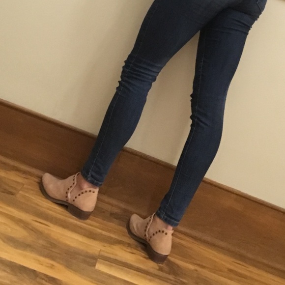 Rose Colored Pointed Toe Ankle Booties - Picture 3 of 4